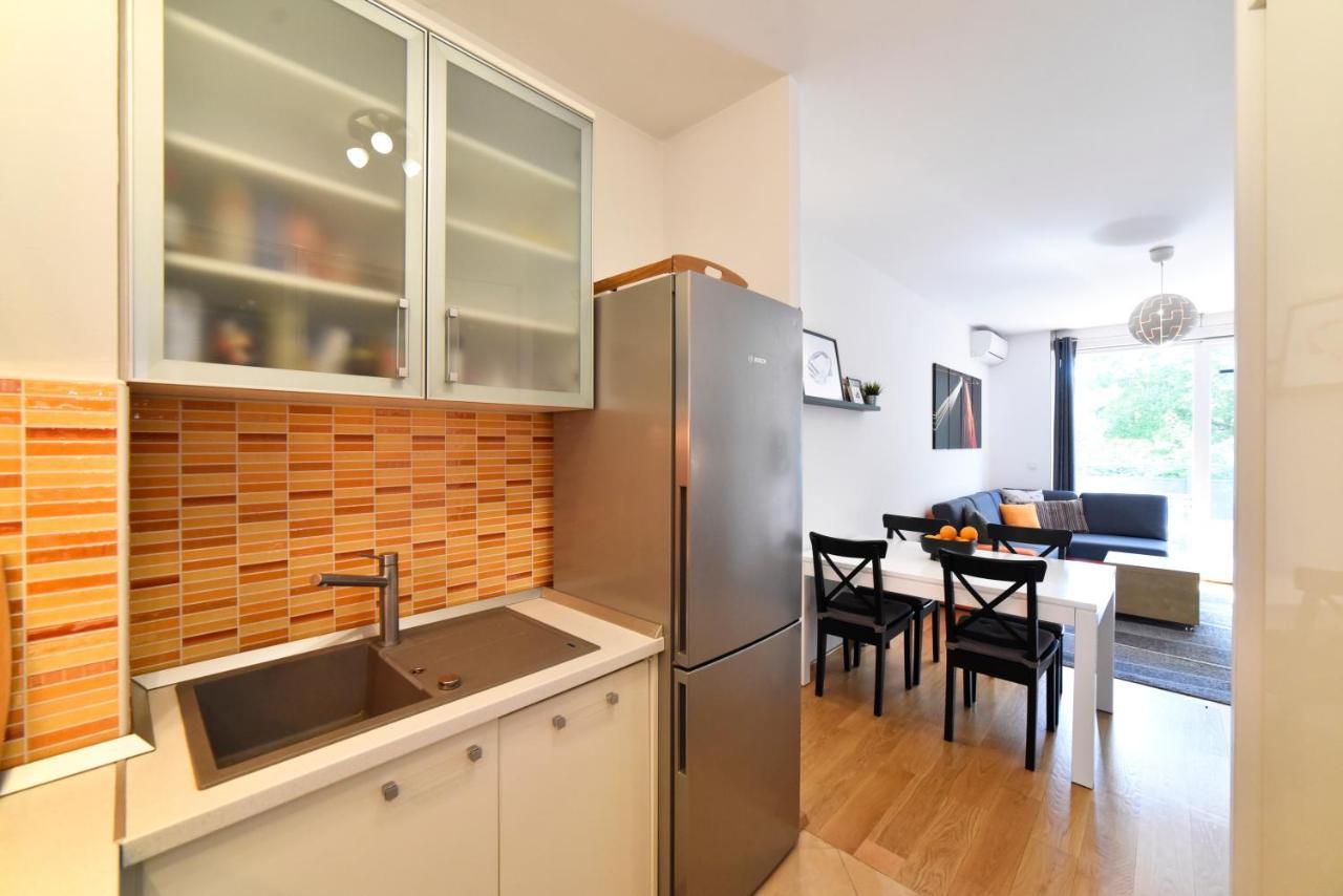 Block Apartment Park With Private Garage Parking Zagreb Ngoại thất bức ảnh