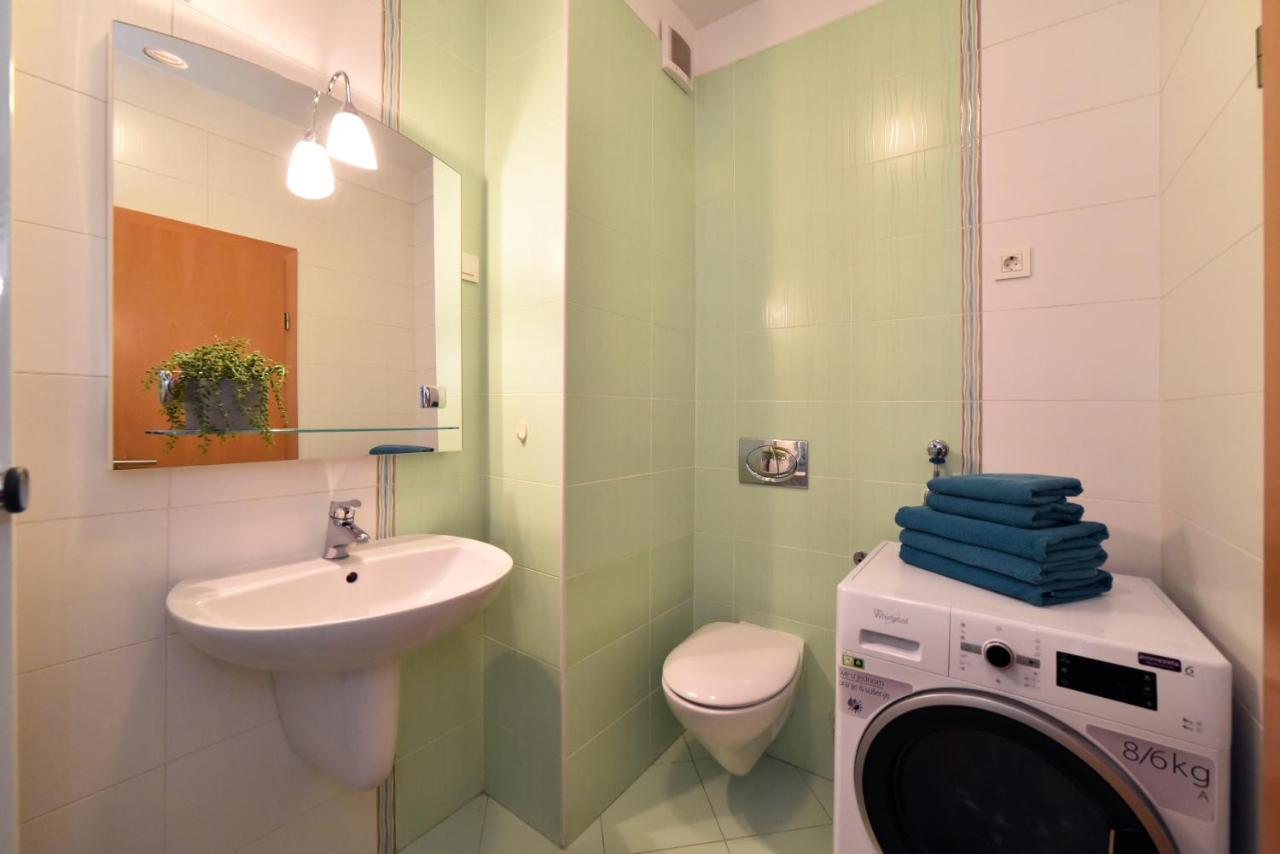 Block Apartment Park With Private Garage Parking Zagreb Ngoại thất bức ảnh