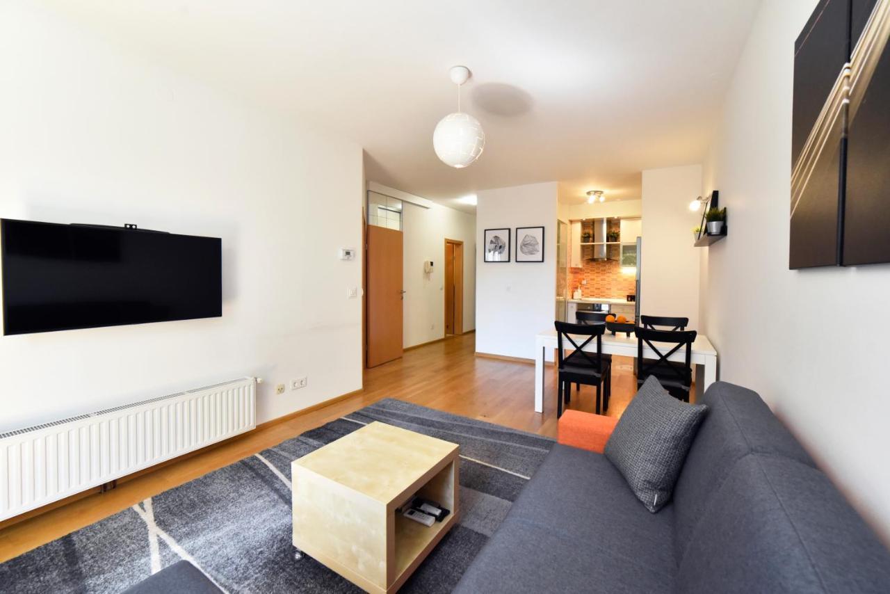 Block Apartment Park With Private Garage Parking Zagreb Ngoại thất bức ảnh
