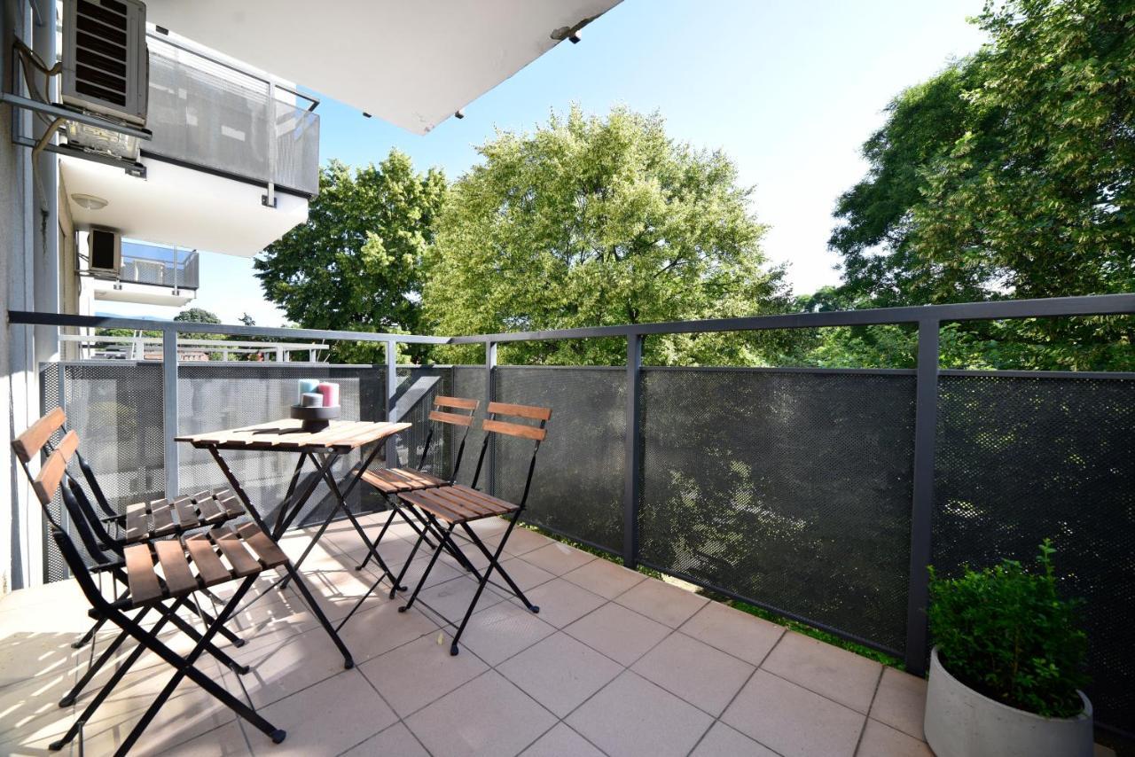 Block Apartment Park With Private Garage Parking Zagreb Ngoại thất bức ảnh