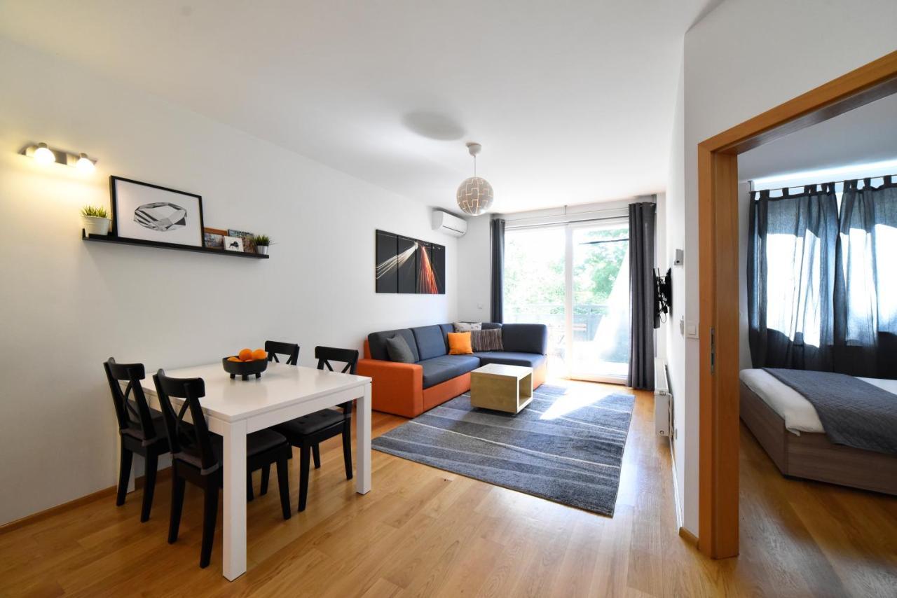 Block Apartment Park With Private Garage Parking Zagreb Ngoại thất bức ảnh